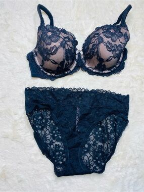 Victoria’s Secret Black Lace Bra Panty Set 36DD Large Floral Lace Underwire